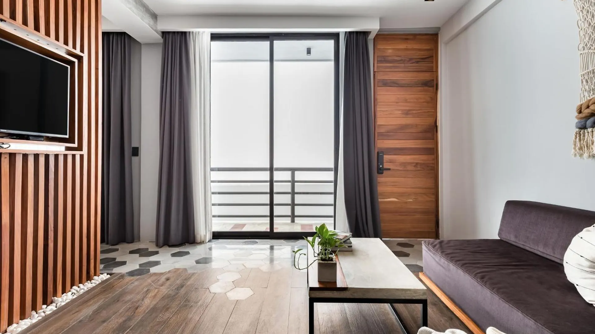 Leaf Boutique Condos Playa del Carmen